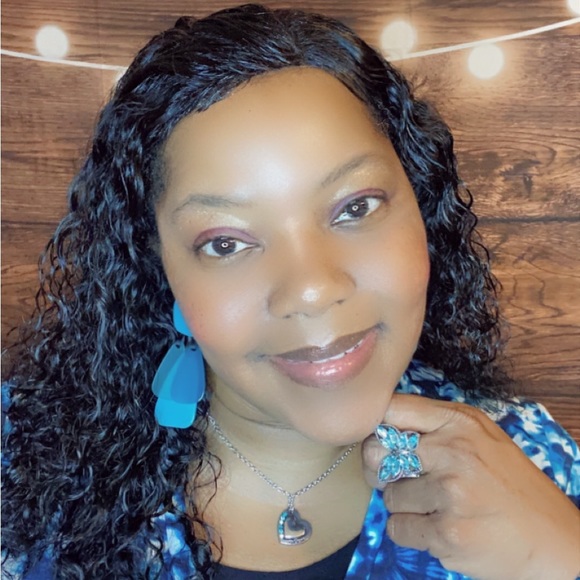 Meet your Posher, Keyla’s Divine - Picture 1 of 1